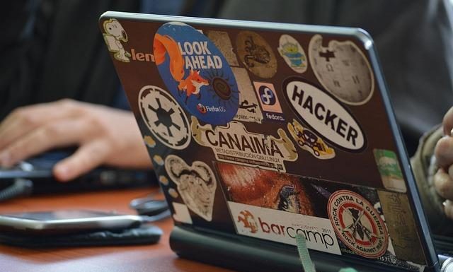 Open Source vs Software Proprietario: pro e contro per l’utente